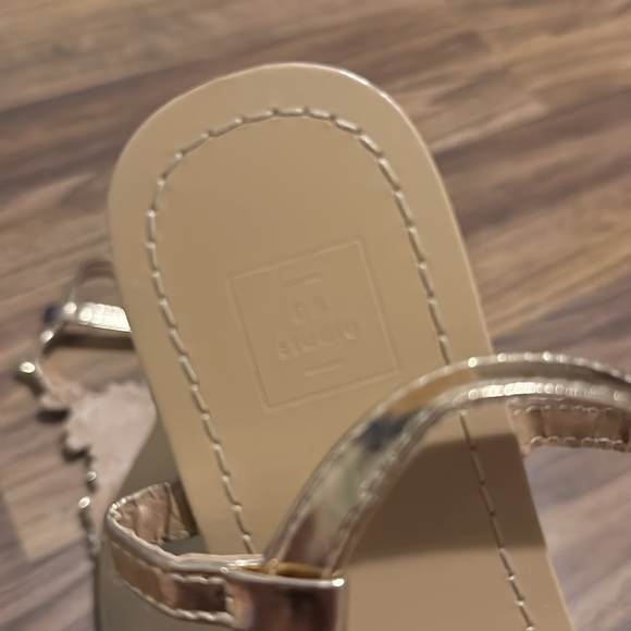 Sandals - Picture 3 of 3